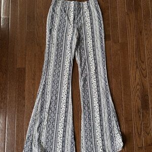 Forever 21 Ornate Print Flare Plants size Medium